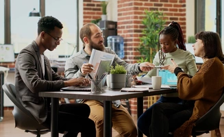 Unlocking the Power of Collaboration: How Collaborative Structures Drive Success in Consulting Firms