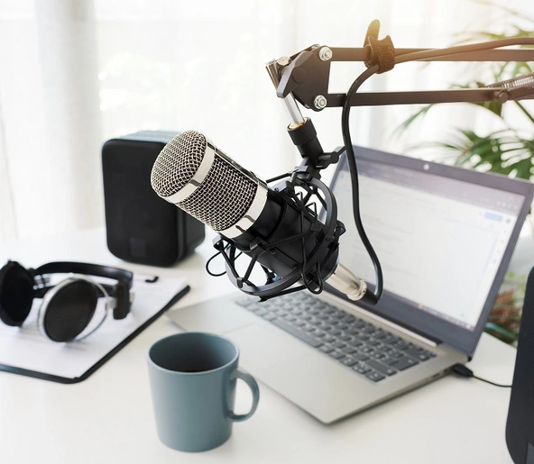 Microphone and podcast equipment