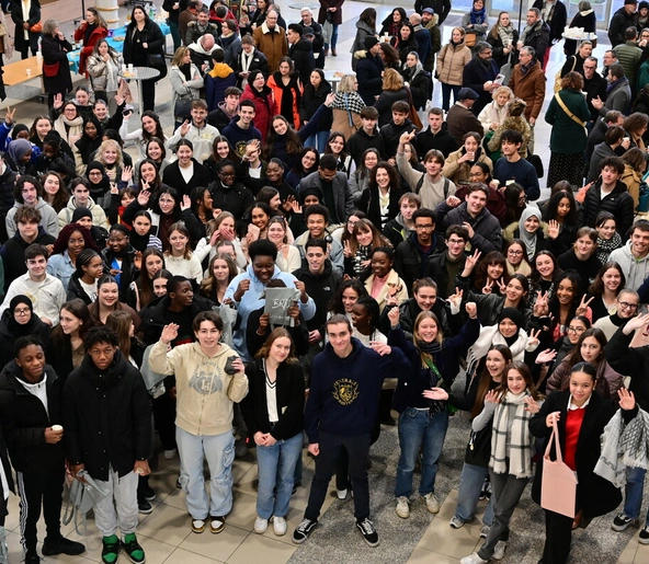 Photo de groupe d'étudiants BRIO