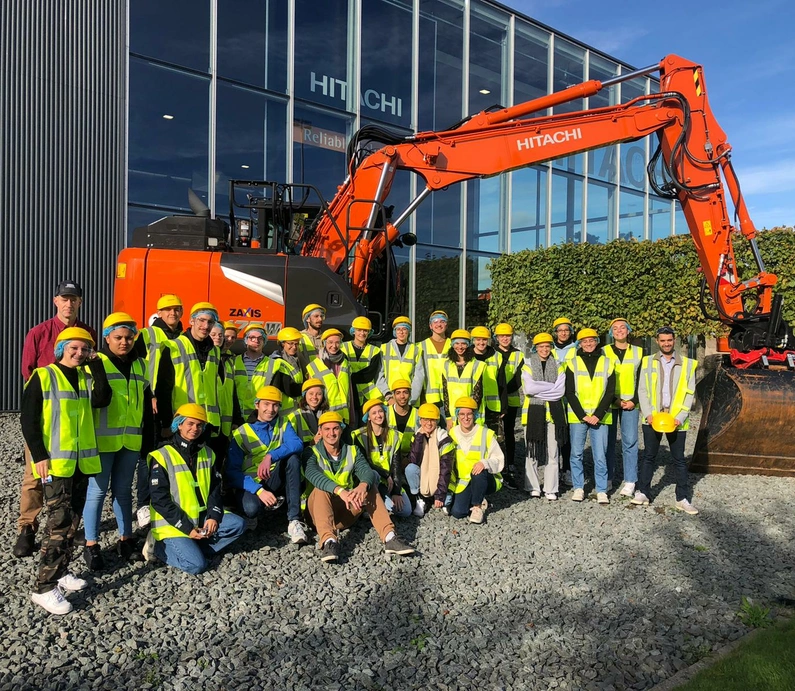 Groupe d'étudiants BRIO en visite d'entreprise